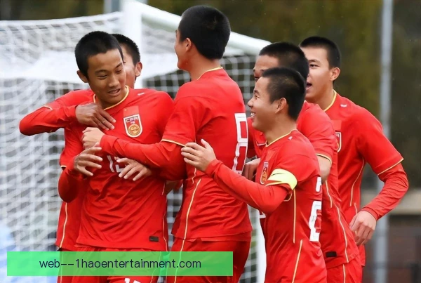 中国国家队高速带球反击,边中结合打出流畅推进 中国国家队高速带球反击,边中结合打出流畅推进